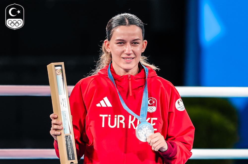 HATİCE AKBAŞ GÜMÜŞ’TE KALDI!