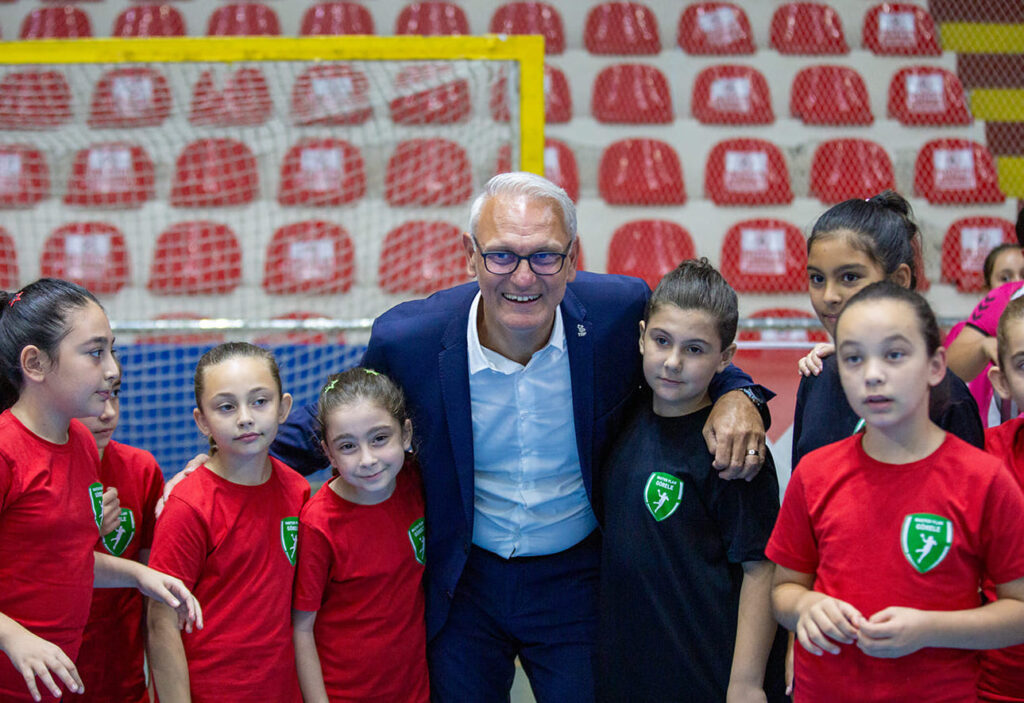 THF Başkanı Uğur Kılıç Minik Hentbolcularla Buluştu