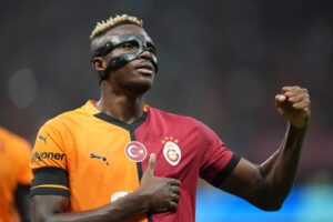 VICTOR OSIMHEN AMELİYAT OLDU