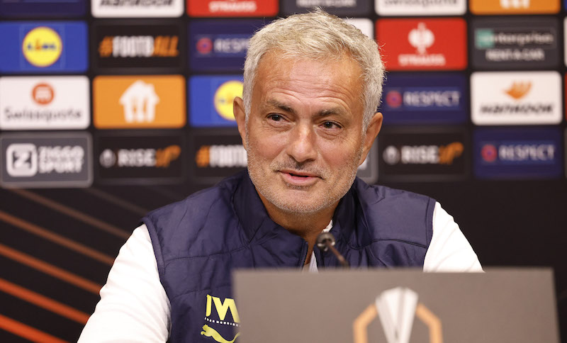 MOURINHO:İLK ETABI GEÇMEYİ UMUYORUZ!