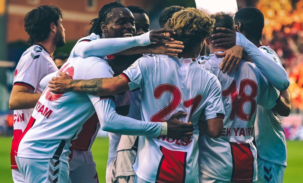 SAMSUNSPOR BÜYÜK OYNADI: 4-1