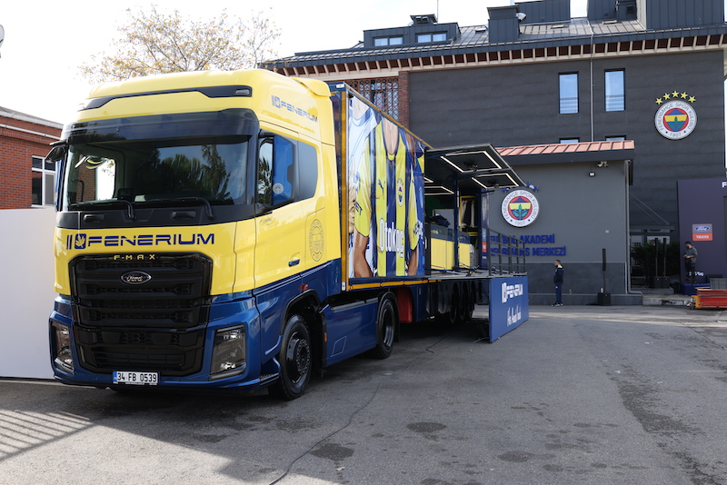 Fenerium Ürünleri Ford Trucks Özel Tasarım F-MAX Araçları ile Yollarda