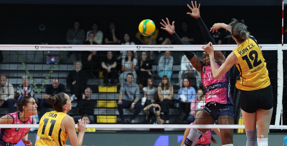 VAKIFBANK ÜÇTE ÜÇ YAPTI