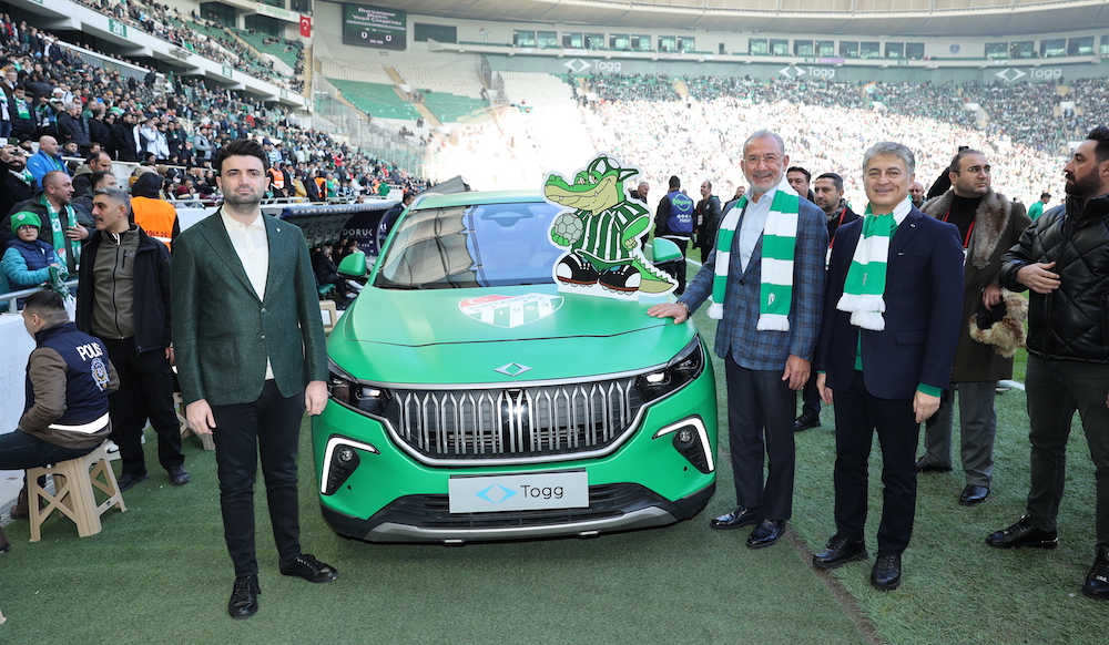 Togg Bursaspor’un Tribün ve Şort Sponsoru Oldu