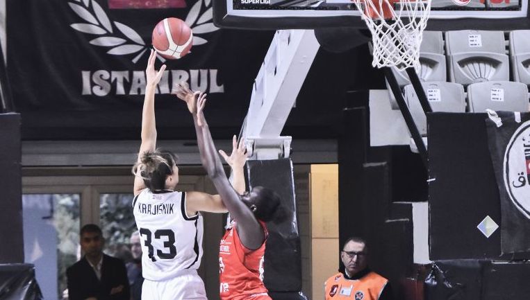 BJK FİBABANKA’DAN TARİHİ FARK