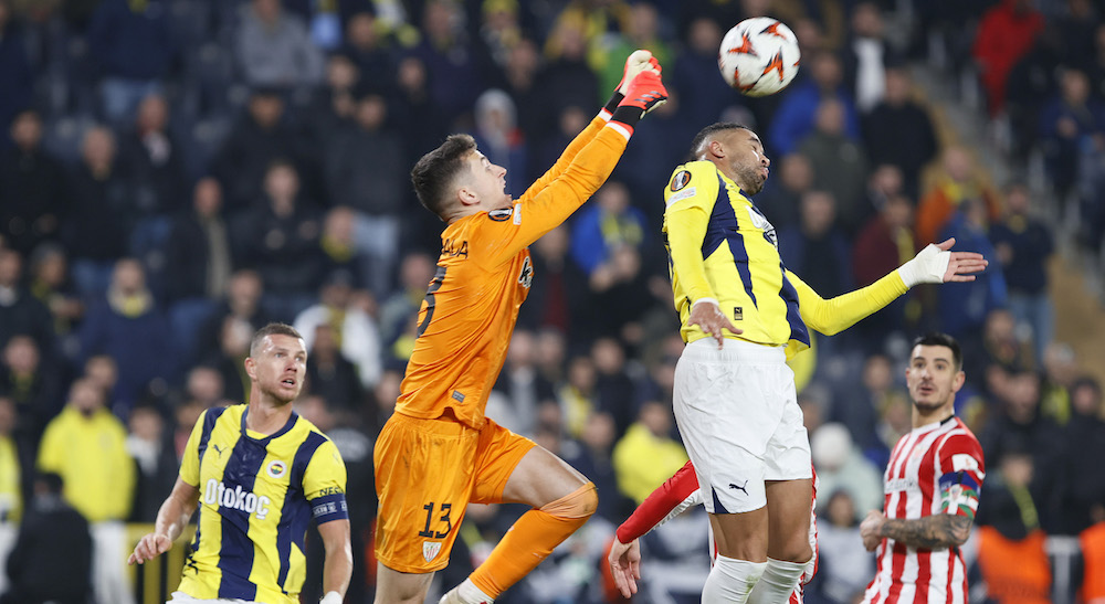 FENERBAHÇE KENDİ EVİNDE DAĞILDI!