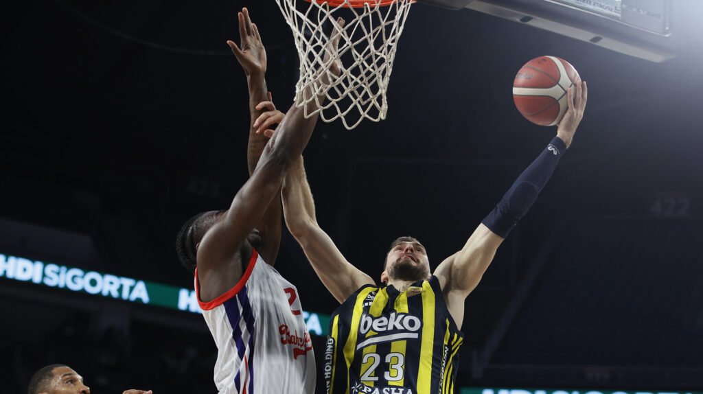 BAHÇEŞEHİR 70-82 FENERBAHÇE BEKO