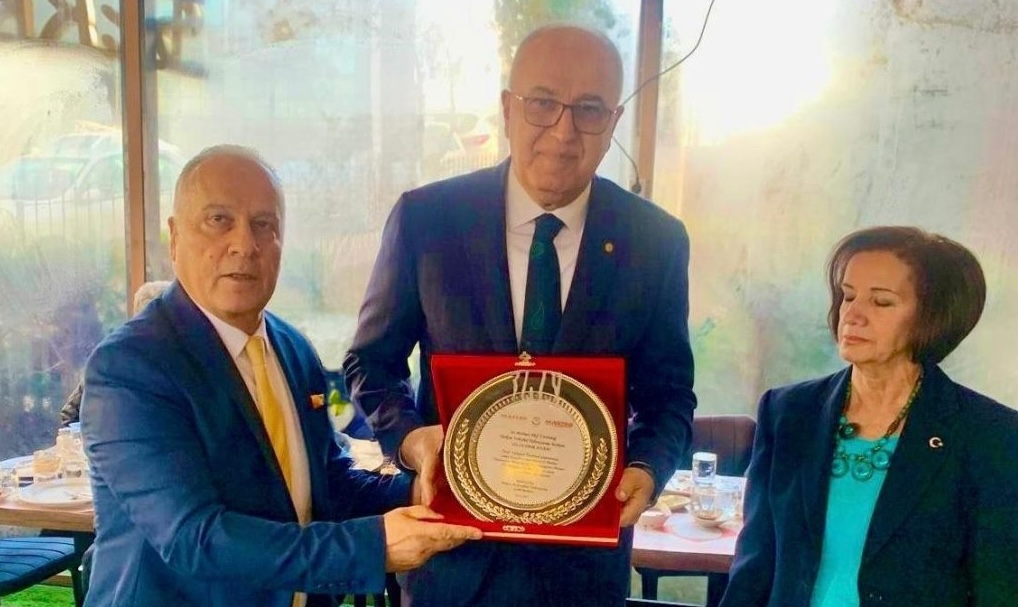 TVF Başkanı Üstündağ’a “Yılın Spor İnsanı” Ödülü