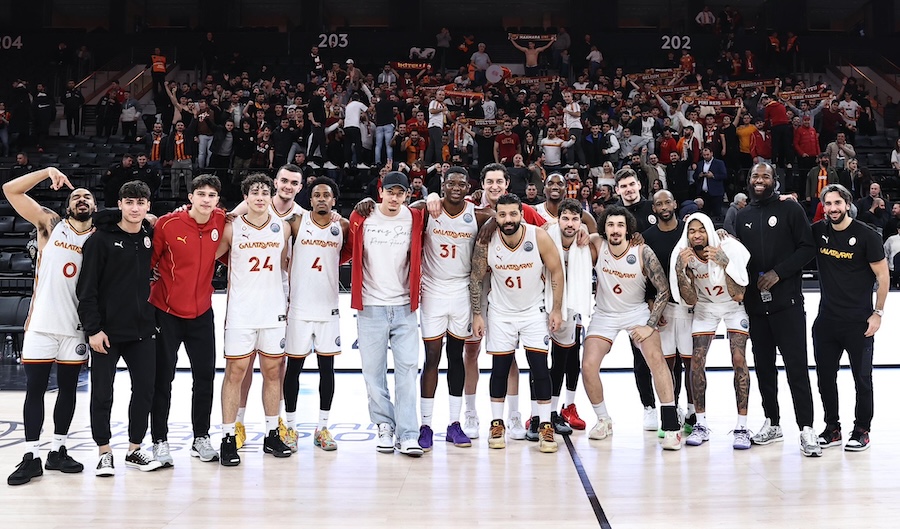 GALATASARAY AVANTAJI ELİNE ALDI!