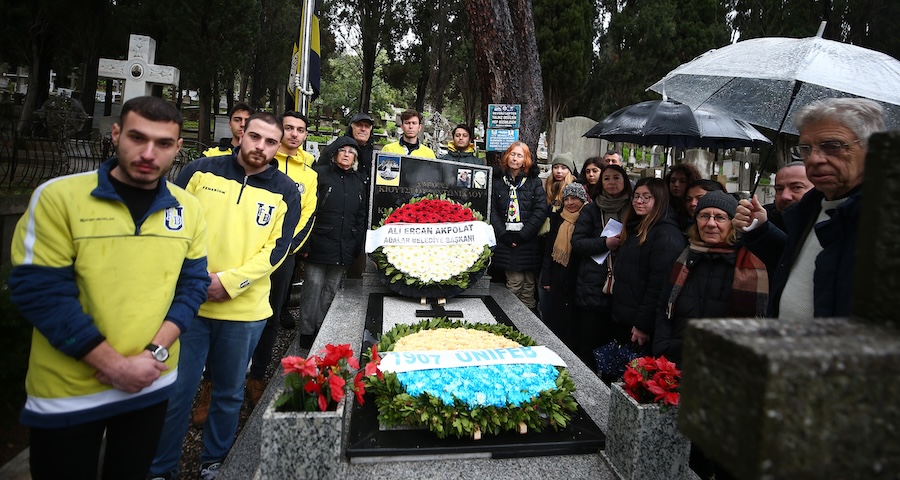 TÜRK FUTBOLUNUN EFSANESİ ANILDI