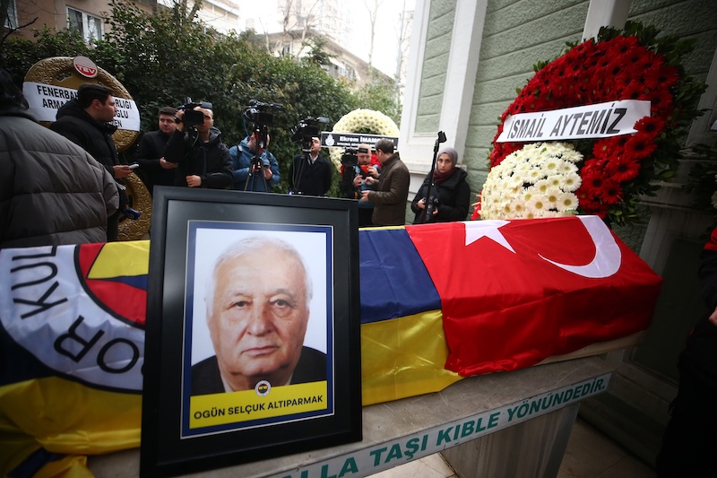 FENERBAHÇE EFSANESİNİ UĞURLADI
