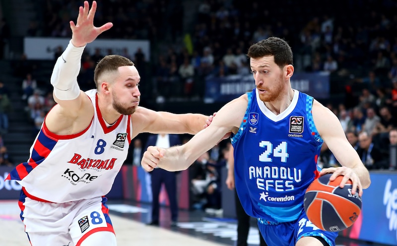 ANADOLU EFES RAYINA OTURDU!