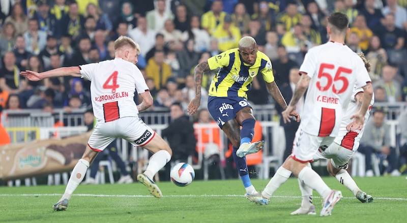 KADIKÖY’DE SESSİZ GECE!