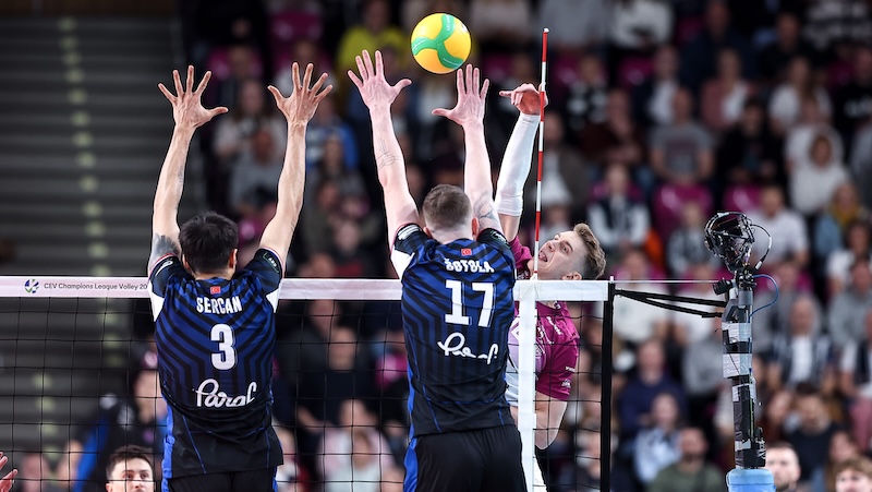 HALKBANK FİNAL ŞANSINI KAYBETTİ