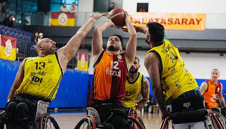 G.SARAY FİNAL SERİSİNDE ÖNE GEÇTİ