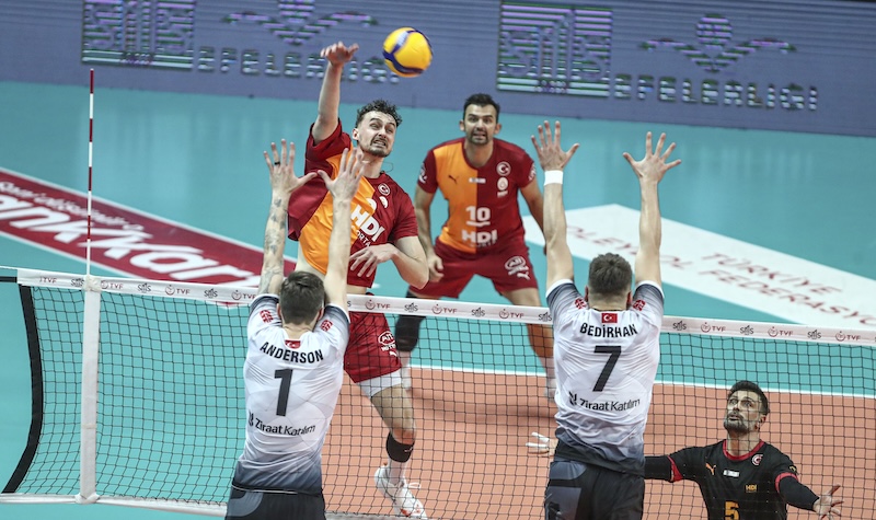 ZİRAAT BANKKART SERİDE ÖNE GEÇTİ