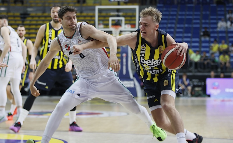 F.BAHÇE BEKO LİDERLİĞİ GARANTİLEDİ