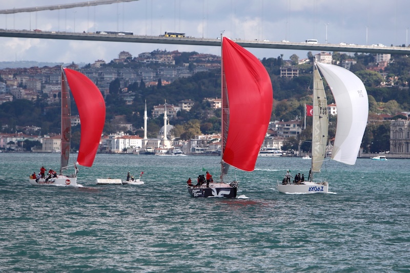 Boğaz’da Yelkenler Umuda Açılıyor