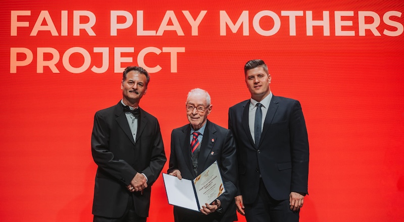FAİR PLAY ANNELERİ’NE ŞEREF DİPLOMASI