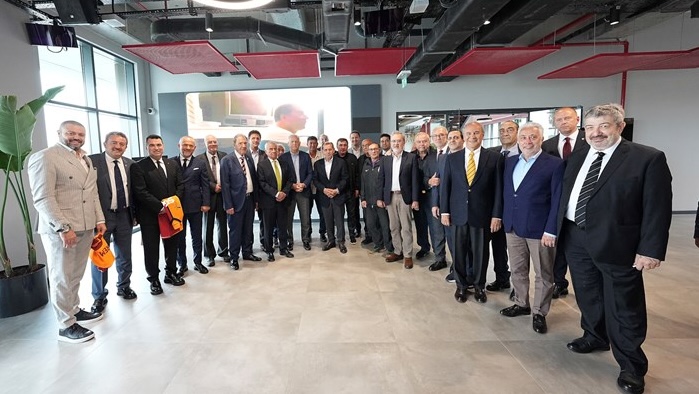 UEFA KUPASI EFSANELERİ BULUŞTU