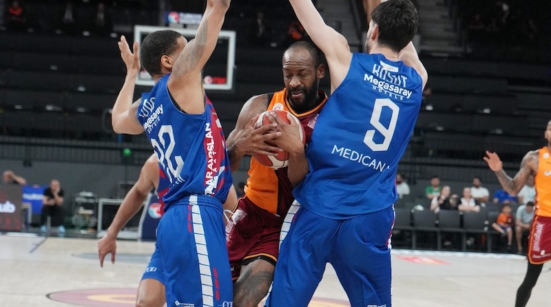 GALATASARAY PLAY-OFF VİZESİNİ ALDI