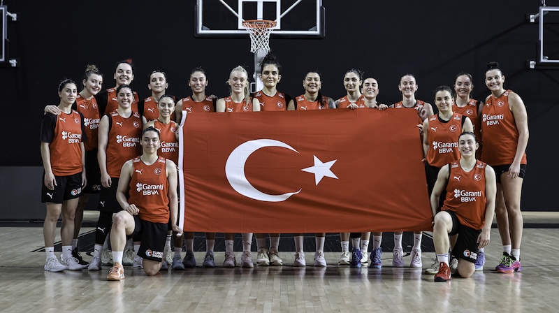 POTANIN PERİLERİ İLK MAÇINA ÇIKIYOR