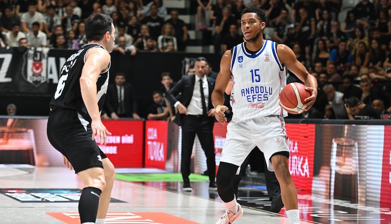 ANADOLU EFES BEŞİKTAŞ’I MAĞLUP ETTİ