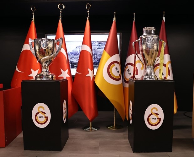 GALATASARAY DİVAN’DA KUPA GURURU
