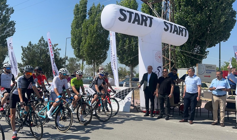 Konya’da Parabisiklet Yarışının Startı Verildi