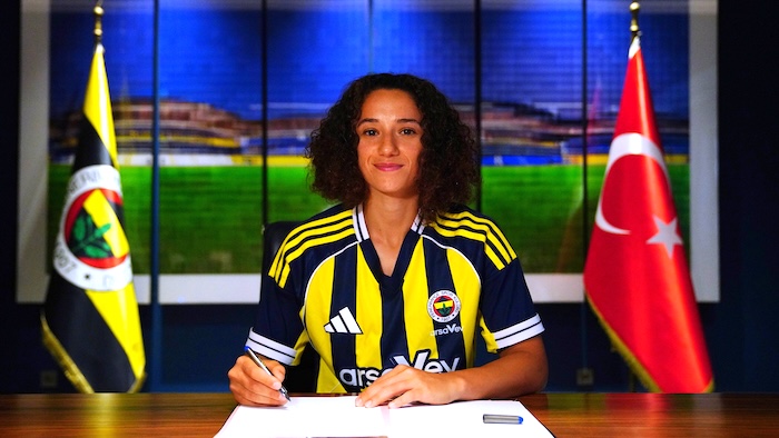Fenerbahçe Kadın Futbol Takımı’na Yeni Orta Saha