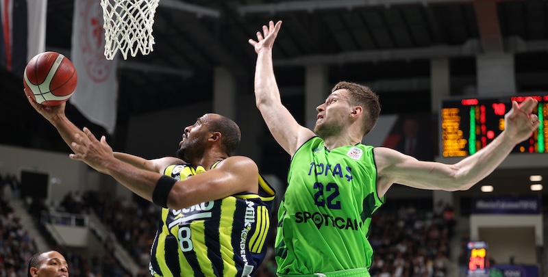 FB BEKO LİGE MAĞLUBİYETLE BAŞLADI