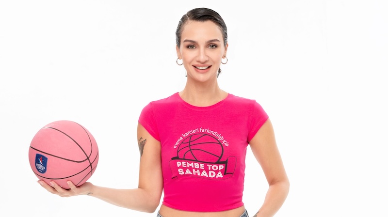 Pembe Top 12 Yaşında, Hava Atışı Birce Akalay’da