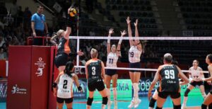 ECZACIBAŞI DYNAVIT DEPLASMANDA GALİP