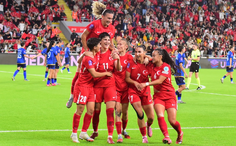 KADIN MİLLİLER B LİGİ’NDE KALDI