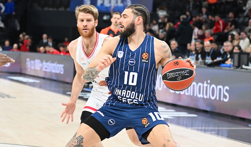 ANADOLU EFES’E GERİ DÖNÜŞ YETMEDİ