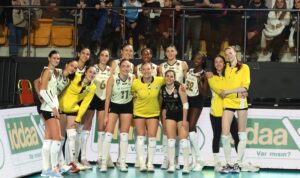 VAKIFBANK YİNE SET VERMEDİ