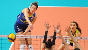 FENERBAHÇE RAKİBİNE SET VERMEDİ