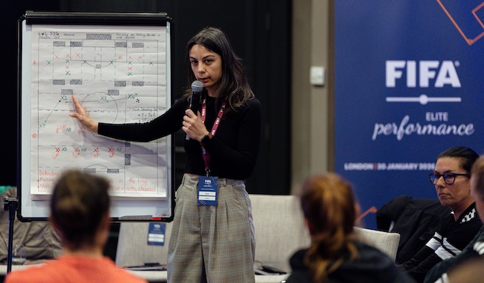 Nazlı Ceylan Demirbağ FIFA Elit Antrenör Programında
