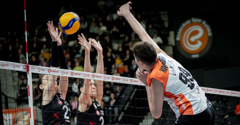 ECZACIBAŞI DYNAVİT’TEN NET GALİBİYET