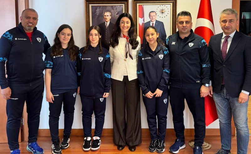 Eskrim Kafilesinden Madrid Büyükelçiliği’ne Ziyaret