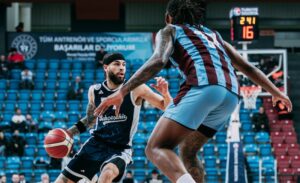 BAHÇEŞEHİR KOLEJİ TRABZON’DA KAZANDI