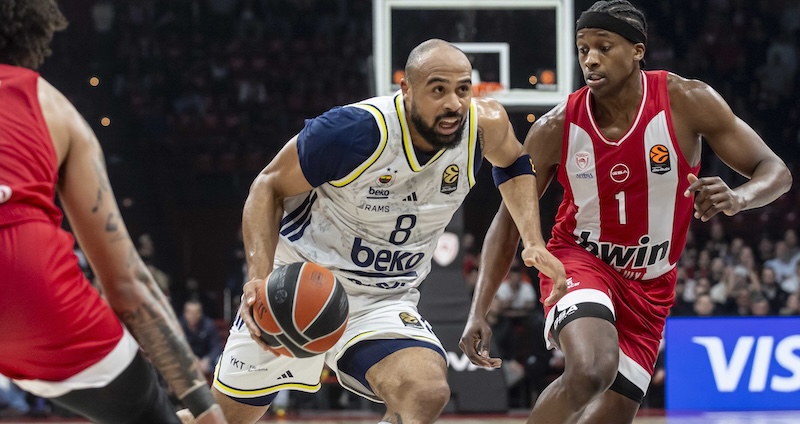 FENERBAHÇE BEKO YUNANİSTAN’DA KAYIP