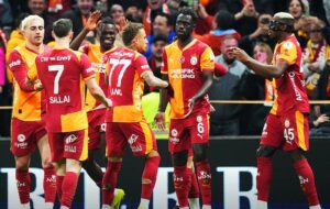 GALATASARAY ARAYI AÇIYOR!