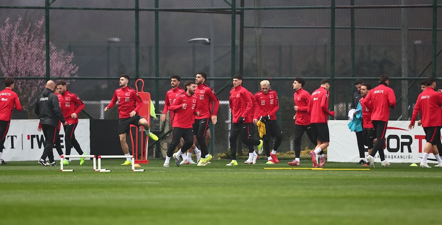 Ay-Yıldızlılar Romanya Mesaisinde