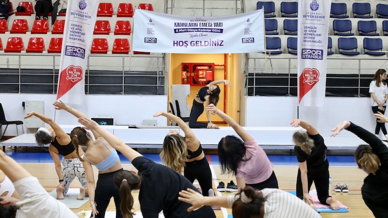 Kadınlar 8 Mart’ı Spor ve Dansla Kutladı