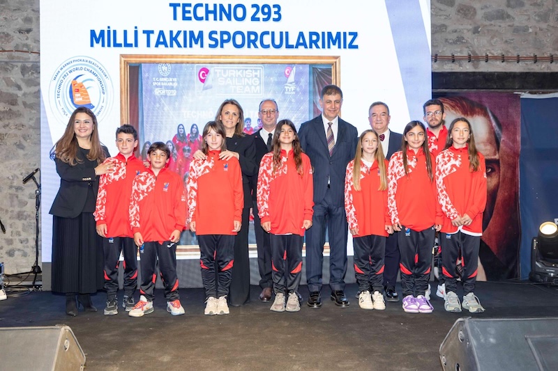 İzmir Yelkende Dünya Sahnesinde