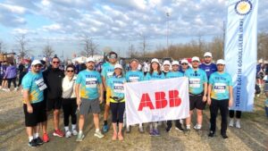 ABB Türkiye İstanbul Yarı Maratonu’nda Çocukların Eğitimine Destek Oldu