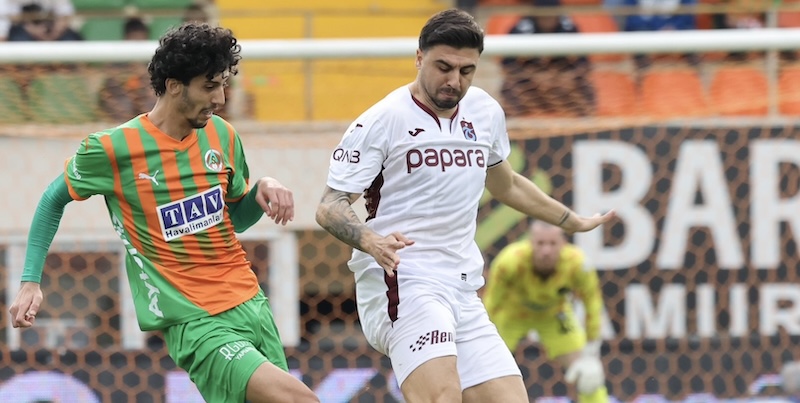 TRABZONSPOR ALANYA’DA TAKILDI