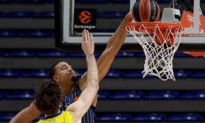 ANADOLU EFES BELGRAT’TA DAĞILDI