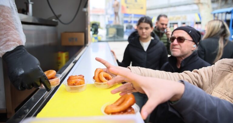 Fenerbahçe Can Bartu Hayrına Lokma Dağıttı